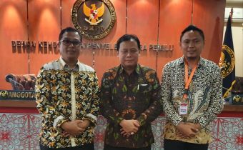 KORDIV PENGAWASAN BAWASLU PROVINSI GORONTALO, RAHMAD KATON MOHI HADIRI SIDANG PUTUSAN DKPP RI