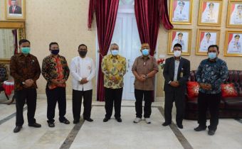 Silaturahmi bersama Gubernur Gorontalo, Sekjend Bawaslu usul buat Pelataran Demokrasi.