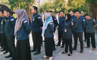 Kasubbag TP3 Sekretariat Bawaslu Provinsi Gorontalo Saat menjadi Pembina Apel