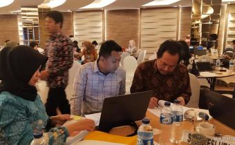 Kepala Sekretariat Bawasu Provinsi Gorontalo menghadiri kegiatan Konsolidasi penyusunan laporan keuangan