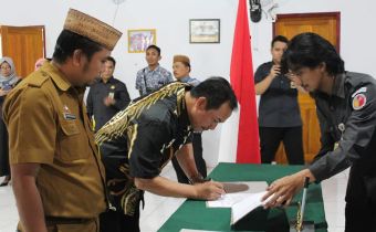 Serah Terima Jabatan, " SAPNI SYAHRIL" Pesanya agar Bekerja sesuai tupoksi masing-masing