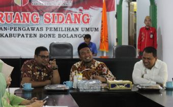 UNTUK MEMASTIKAN PENGAWASAN TAHAPAN PILKADA; BAWASLU PROVINSI GORONTALO SUPERVISI BAWASLU KAB. BONE BOLANGO