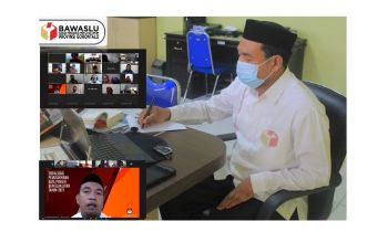 BAWASLU PROVINSI GORONTALO MEMBERIKAN MASUKKAN DALAM RAPAT SOSIALIASISI PDPB TAHUN 2021