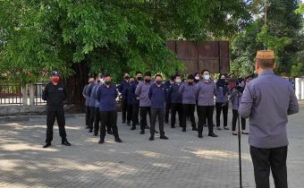 PIMPIN APEL KASEK NIKSON : MEMBERIKAN ARAHAN PADA APEL RUTIN