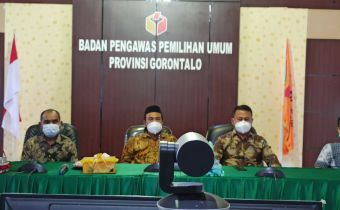 Bawaslu Provinsi Gorontalo Mengikuti Acara Pelantikan Secara Daring