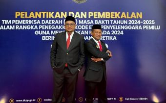 Ketua Bawaslu Provinsi Gorontalo Idris Usuli dan Anggota Moh. Fadjri Arsyad Dilantik sebagai Tim Pemeriksa Daerah Masa Bakti 2024-2025