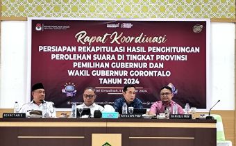 Ketua Bawaslu Provinsi Gorontalo, Idris Usuli Hadiri Rapat Koordinasi Persiapan Rekapitulasi Pemilihan Gubernur 2024