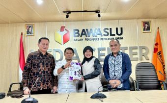 Bawaslu Provinsi Gorontalo Serahkan Laporan Akhir Kehumasan 2024 ke Bawaslu RI: Komitmen Tingkatkan Transparansi Publik