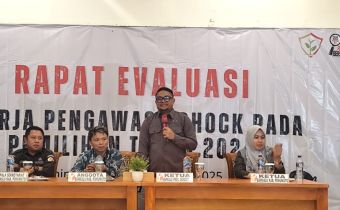 Buka Rapat Evaluasi Kinerja Pengawas Ad-hoc, Idris Usuli: Pentingnya Refleksi Terhadap Kinerja Pengawas Ad-Hoc