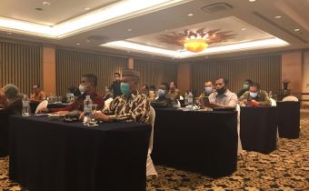 Nikson Entengo  Hadiri Rapat Evaluasi Penggunaan APD.