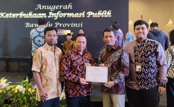 Bawaslu Provinsi Gorontalo Kembali Raih Penghargaan Badan Publik Informatif