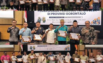 Bawaslu Provinsi Gorontalo Berikan Penghargaan kepada Mitra Pengawasan Pilkada 2024