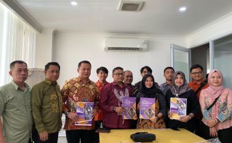 Bawaslu Provinsi Gorontalo Serahkan Laporan Divisi SDMO dan DIKLAT ke Bawaslu RI
