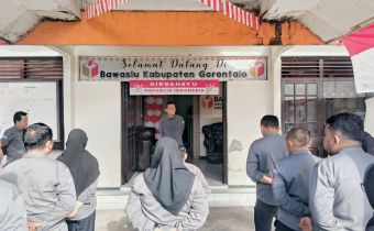 John Hendri Purba Tekankan Disiplin dan Tanggung Jawab dalam Apel di Bawaslu Kabupaten Gorontalo