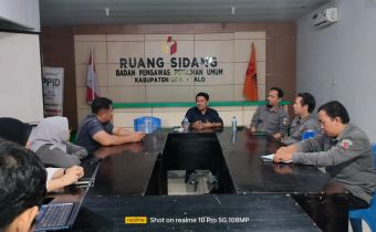 Moh Fadjri Arsyad Tekankan Koordinasi dan Semarakkan HUT RI ke-80 di Bawaslu Kabupaten Gorontalo