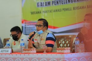 Rahmad Katon Mohi selaku Anggota Bawaslu Provinsi Gorontalo saat memberikan arahan sekaligus membuka acara Sosialisasi Pengawasan Partisipatif Masyarakat